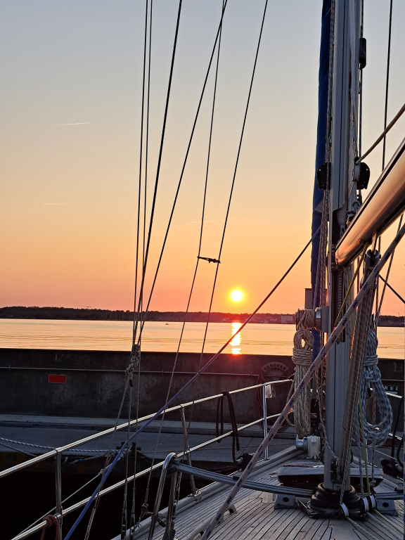 Abendstimmung in Möltenort mit Ausblick auf die Kieler Förde